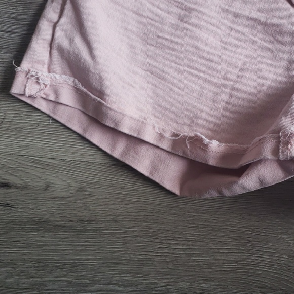 H&M Shorts - Picture 3 of 4